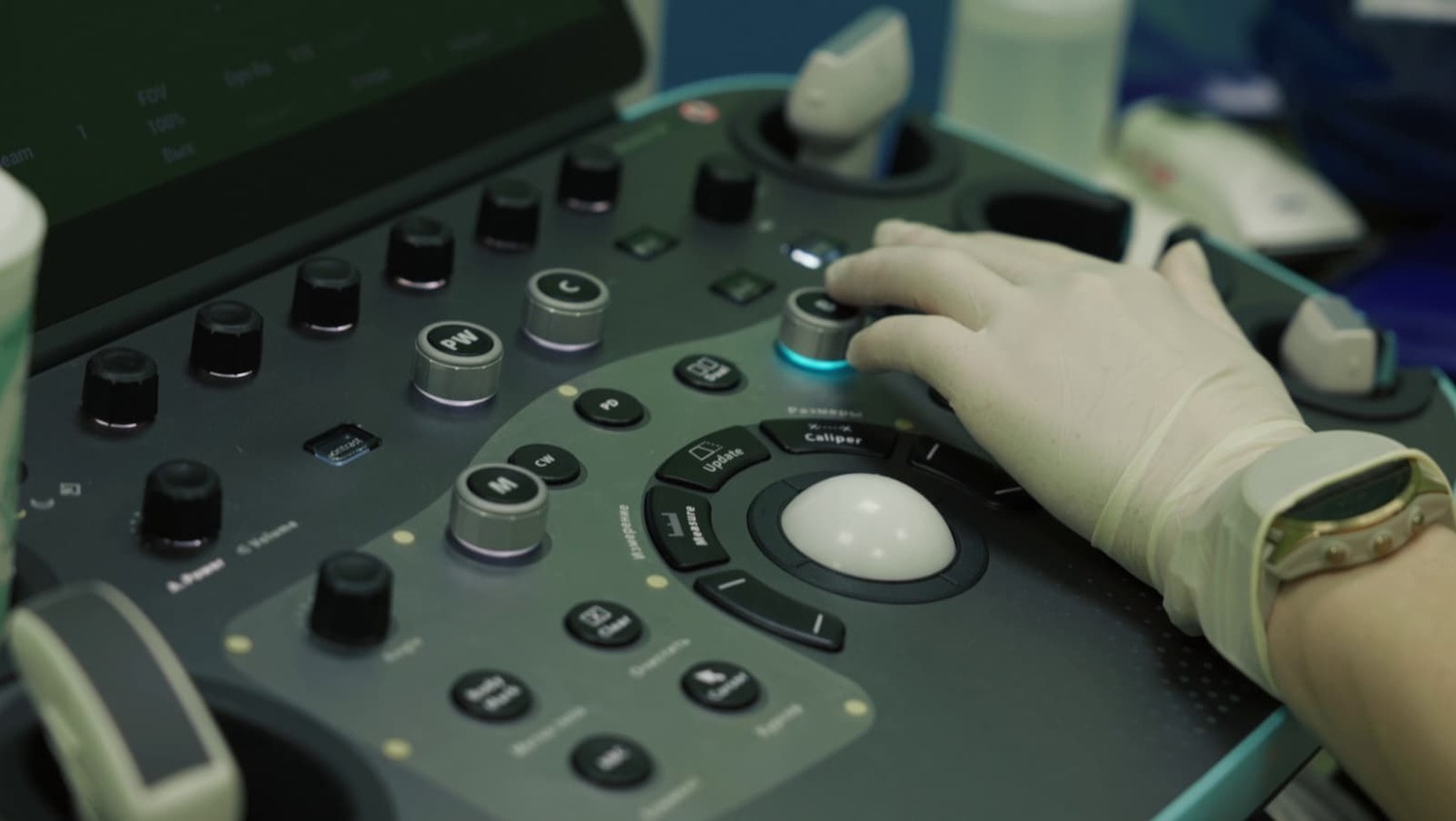 Аппарат УЗИ в ветеринарной клинике "Лапа Помощи" Аппарат УЗИ в ветеринарной клинике "Лапа Помощи"