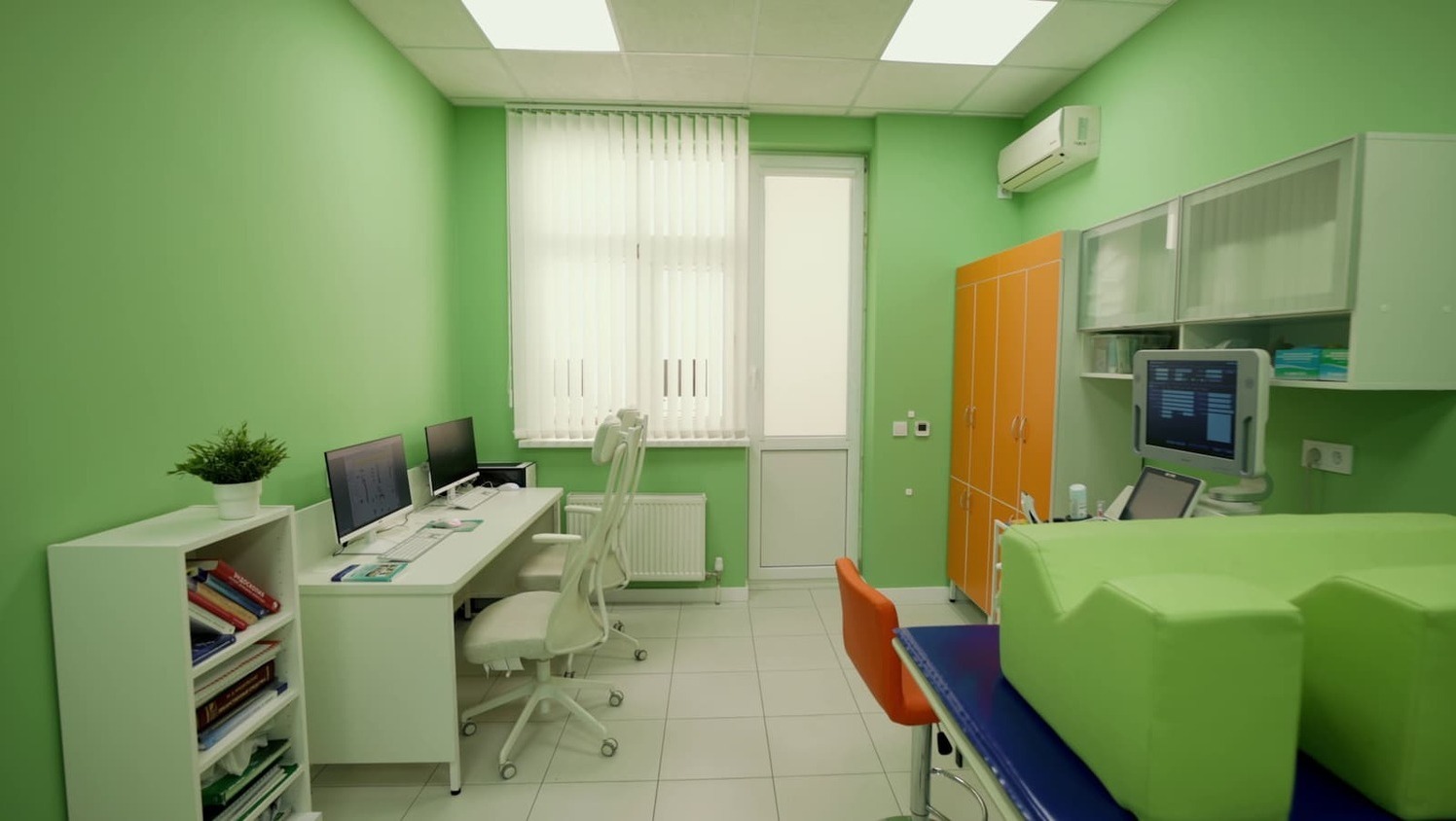 Кабинет УЗИ в ветеринарной клинике "Лапа Помощи" Кабинет УЗИ в ветеринарной клинике "Лапа Помощи"